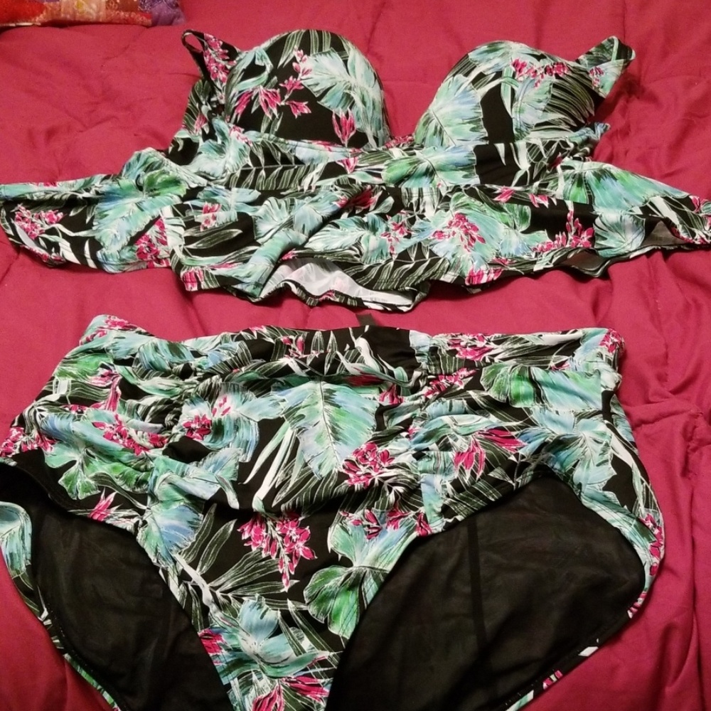 Torrid swimsuit with bra built in top. 2 pieces.